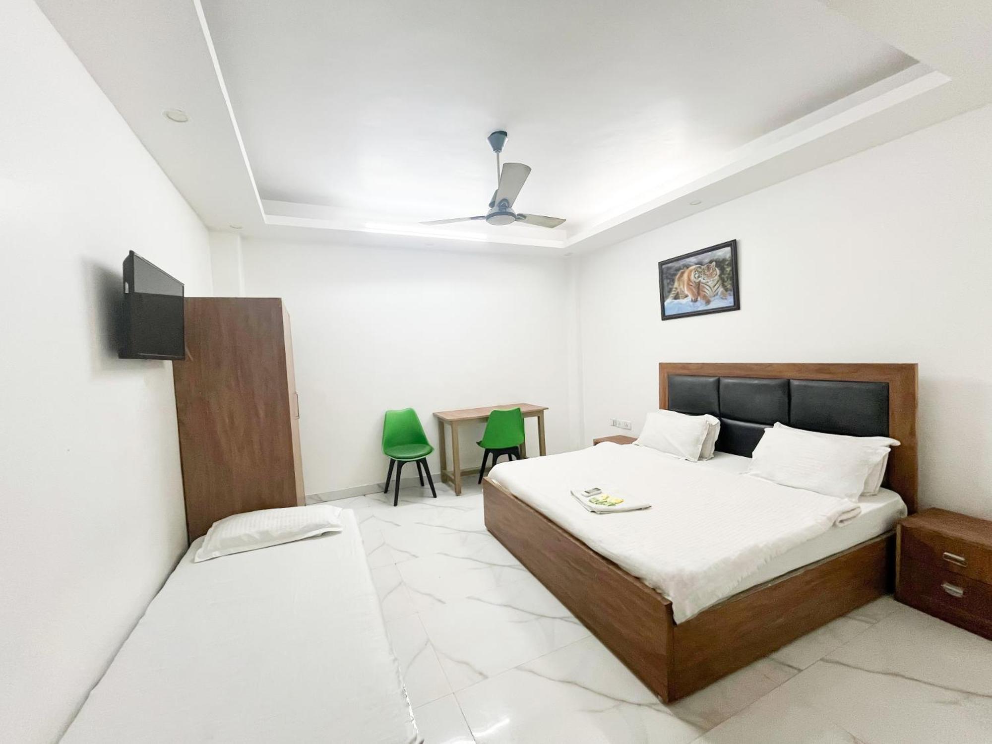Hotel Classic Nizamudinn Railway Station
