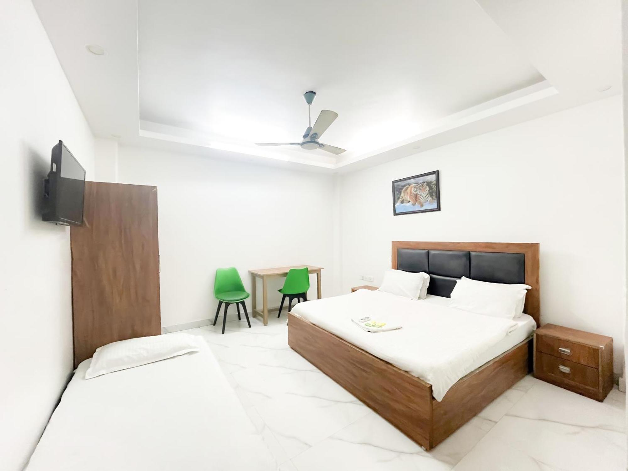 Hotel Classic Nizamudinn Railway Station