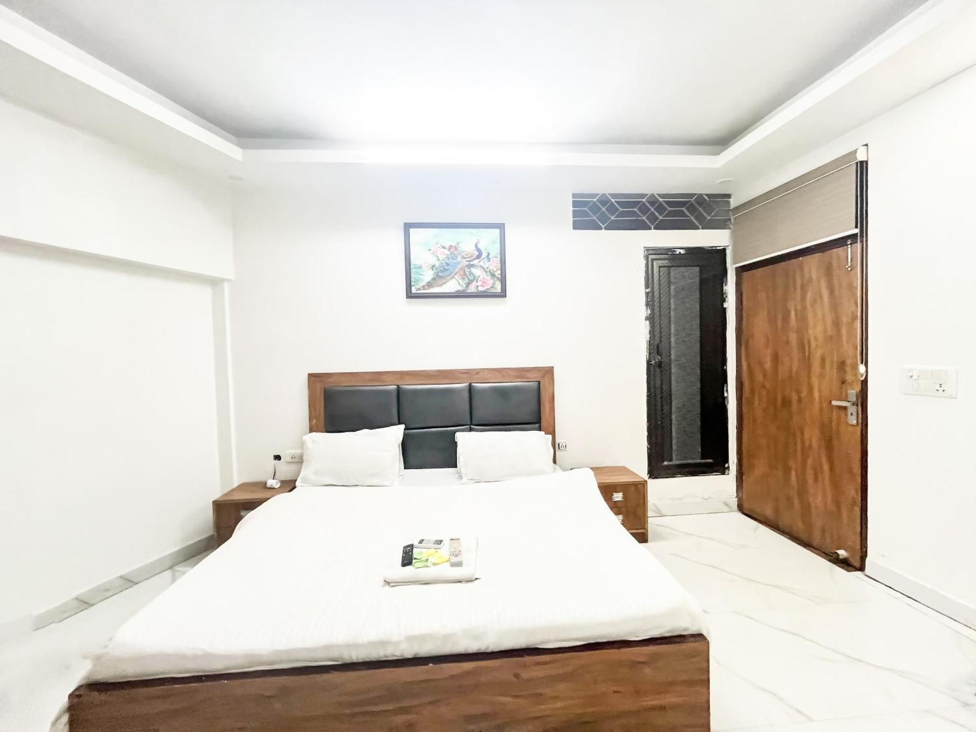 Classic Nizamudinn Railway Station Hotel New Delhi