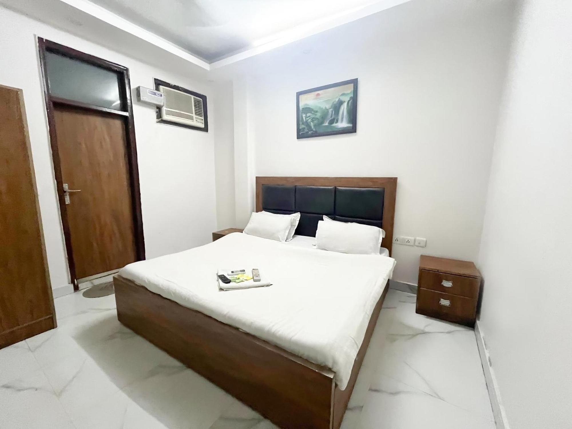 Hotel Classic Nizamudinn Railway Station