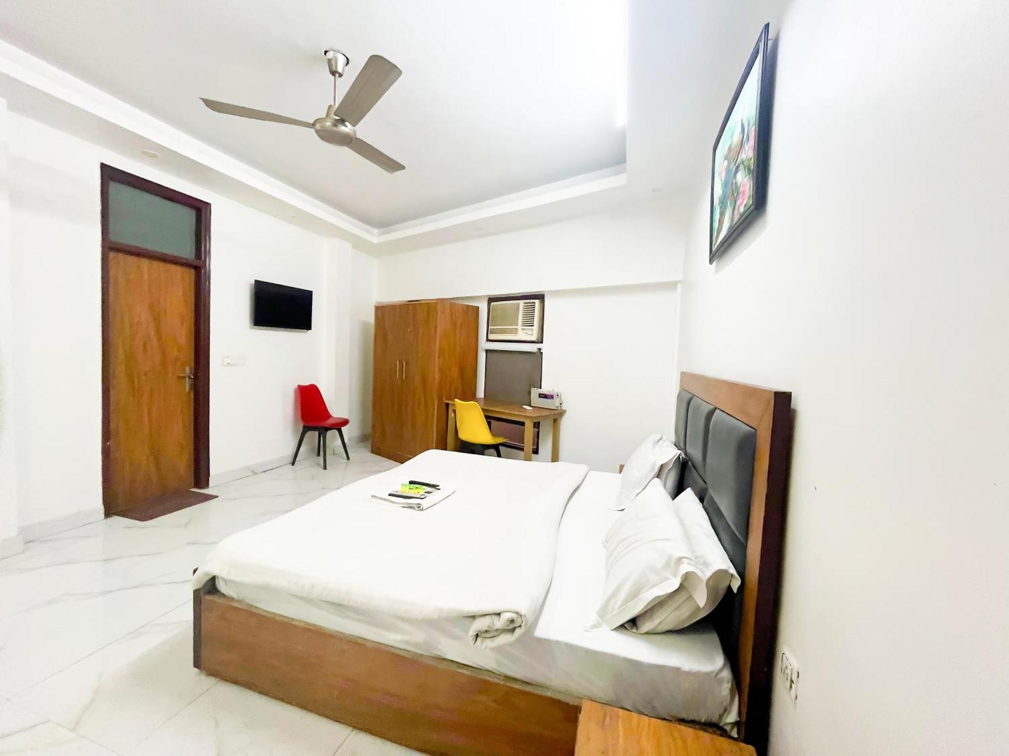 Hotel Classic Nizamudinn Railway Station New Delhi